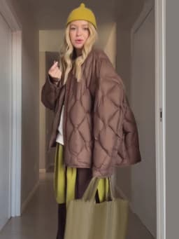 Diamond‑Quilted Short Puffer Jackets Women's Full Sleeves Round Neck Padded Coats 2026 New Ladies Winter Office Solid Outwear