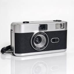 Vintage Retro 35mm Reusable Film Camera Fixed Focus Lens Manual Film Winding and Rewinding Built-in Flash Non Disposable Camera