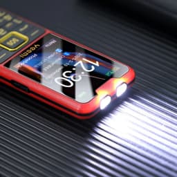 YEEMI K3 Super Thin Mobile Phone 2.4inch HD Screen GSM 2G Dual SIM Card Long Standby Flashlight Camera Type-C Button Phone