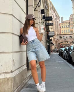 Women's Light Blue High Waist Denim Shorts Distressed Frayed Hem Loose Baggy Jean Shorts Stylish Casual Summer Streetwear