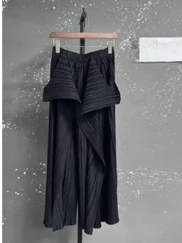 EAM Black Pleated Irregular High Elastic Waist Wide Leg Pants New Loose Trousers Women Fashion Tide Autumn 2026 30A2833