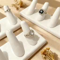 High-quality Velvet Or PU Leather Jwelry Display Stand Ring Storage Display Stand Jewelry Store Counter Display Stand For Rings