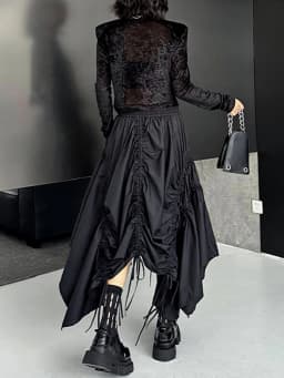 [EAM] High Elastic Waist Black Irregular Hem Drawstring Half-body Skirt Women Fashion Tide New Spring Autumn 2026  1DJ0643