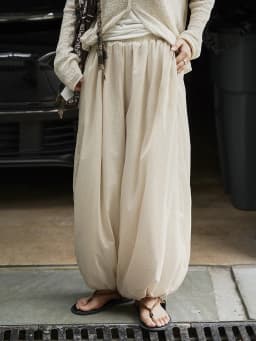 [EAM] High Elastic Waist White Thin Pleated Long Wide Leg Pants New Trousers Women Fashion Tide Spring Autumn 2026 1DJ3267
