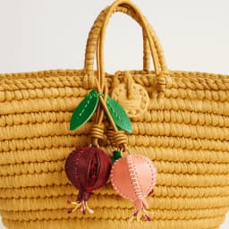 Cute Hanger Pomegranate Fruit Pendant Handmade Car Keyring Leather Keychain Creative Fashion Bag Pendant Accessories Women Girls