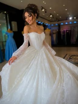Customized Off Shoulder Wedding Dress Detachable Long Lace Sleeves Sweetheart Corset Back Lace Ball Gown Bridal Dress