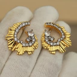 New Sight Design Crystal Irregular Heart Stud Earrings for Women Fashion Brand Jewelry Unique Zirconia Hollow Earrings