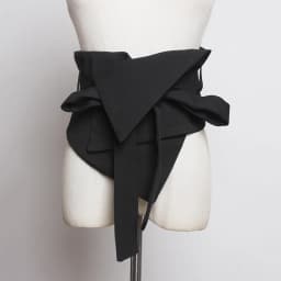 [EAM] Black Cloth Asymmetrical Bow Bandage Wide Belt Personality Women New Fashion Tide All-match Spring Autumn 2026 1A778