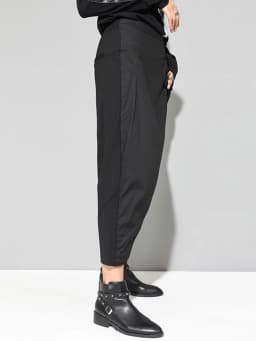 [EAM] High Elastic Waist Black Asymmetric Casual Pants New Loose Fit Trousers Women Fashion Tide Spring Autumn 2026 1DF4648