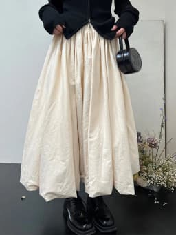 [EWQ] Vintage High Waist Slim Mid Length Versatile Cloud Half Puffy Umbrella Skirts Women's Bottom 2026 Spring Autumn 16U5762