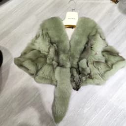 Autumn and Winter Real Fox Fur Coat Shawls Neckline Jacket Women Natural Fur Vest Shawl Short Trend Personality Lady Fur Poncho