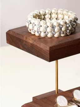 Solid Wood Walnut Jewelry Display Stand Mini Desktop Riser Bracelet Watch Display Plate Cosmetics Rack Holder Doll Organizer
