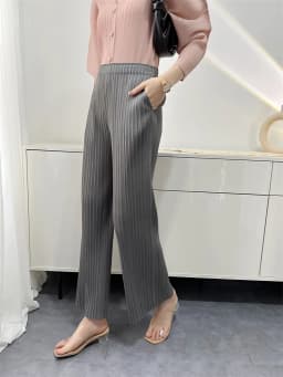 Summer New Casual Pants Simple Loose Comfortable Stretch Pleated Straight Nine Pants Women's Lightweight Fabric 90/95 Cm