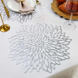 Set of 4 Table Mat Leaf Golden PVC Placemat Hollow Insulation Coaster Pads Table Bowl Home Christmas Modern Style Decor