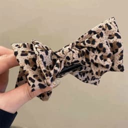 1pc Leopard Bow Hairpin - Retro, Fashionable Fabric. Fixed Hair Shark Clip Ideal for All Hairstyles, Dating & Daily Wear