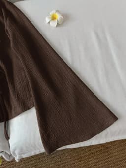 Women's Casual Solid Color Tie Front Semi-Fitted Flare Sleeve Blouse V-Neck Knit Textured Fabrics Cottagecore Top Spring/Fall