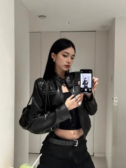 Retro Style Short Biker Jacket Women's Slim Fit Black PU Leather Coat Stand Collar Zipper Closure Fashionable Autumn Outerwear