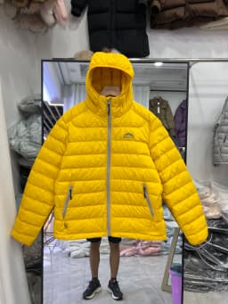 2025 New Women's Short White Duck down Jacket Loose Fit Chest Mountain Design Hooded Korean Style Commute Wind Nylon Material