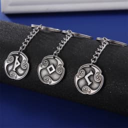 EUEAVAN Retro Mysterious 24 Runes Keychain Norse Viking Jewelry Courage Charm Letter Amulet Keyring for Women Men Accessories