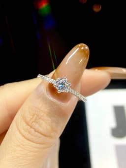 Sparkling 0.4CT Classic Real Moissanite Diamond Engagement Rings For Women Gift Wedding Fashion Elegant Top Quality Jewelry