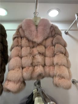 Women's Short Real Fox Fur Winter Jacket Thick Warm Natural Coat Fashion Outerwear for Cold Weather