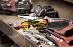 Milwaukee 48-73-2100 Yellow Anti-Scratch Safety Glasses for Industrial & Construction Use