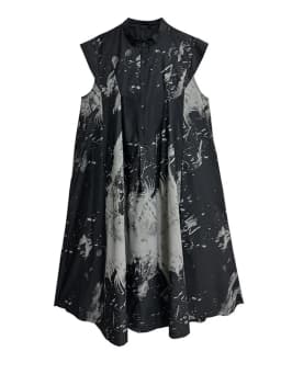 [EAM] Women Black Pattern Printed Big Size Midi Shirt Dress New Stand Collar Sleeveless Fashion Tide Spring Summer 2026 1DH5837