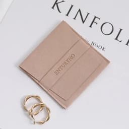 100pcs Custom Logo Print Microfiber Jewelry Ring Organizer Packing Pouch 8x8cm Small Gift Bags Wedding Favor Candy Bag Wholesale