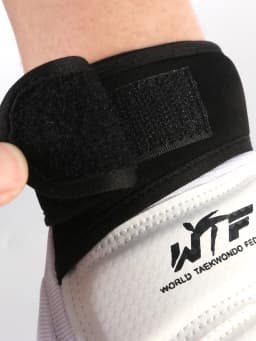 High Quality Kick Boxing Gloves MMA Gloves Muay Thai Training Boxer Fight Equipment Half Mitts PU Leather Black Boxing Equipmen