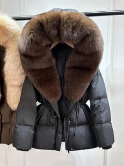2026 New Winter Real Natural Fox Fur Collar Thick Wam Puffer Jacket Women Hooded Belt Slim White Duck Down Coat Waterproof Parka