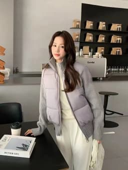Chic Short White Cotton Jacket Women's Warm Design Sensation Winter Outerwear Fashionable Minimalist Style Coat