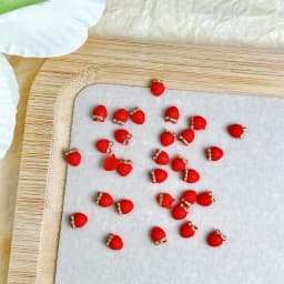 30PCS Simulated Cute Strawberry Nail Art Charms Creative Colorful Strawberry Resin Nail Decorations for DIY Hairpin Nails Crafts
