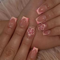 24Pcs French Short Square White Reusable False Nail Tips with Rhinestone Star Chain Nude Pink Acrylic Lovely Nails Fashion Set