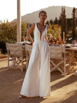 Customized Latest Two Pieces Wedding Dresses White Pants Suit Bridal Gowns Jumpsuit Bride Dress with Cape Wedding Gowns Back Out