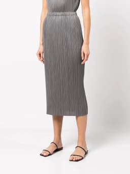 YUDX Miyake Female Stars With The Same Opaque Solid Color High Waist Pleated Half Skirt Pleated 2025 Summer Package Hip Skirt