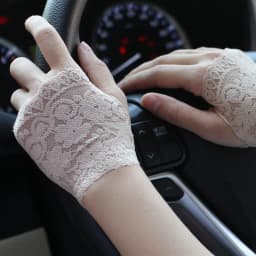 Women's Lace Sunscreen Outdoor Half Finger Driving Gloves Summer Thin Elastic Breathable Bridal Fashion Touch Screen Fingerless