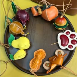 Cute Hanger Pomegranate Fruit Pendant Handmade Car Keyring Leather Keychain Creative Fashion Bag Pendant Accessories Women Girls