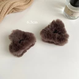 2pcs Plush Cat Ears Hair Claw Women Side Clip Broken Hair Small Grab Clip Sweet Cute Princess Head Shark Clip Hairpin Headwear