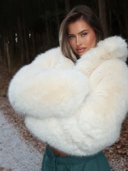 Winter Street High Quality Warm Fluffy Jacket Coat Faux Fur Jacket Women Lapel Collar Long Sleeve Thick Furry Short Outerwear