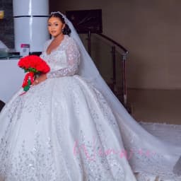 Luxury Plus Size Ball Gowns Lace Sequined Appliqué Elegant Wedding Dress V-Neck Long Sleeve Bridal Dress Beaded Vestido de novia