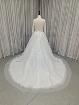 SL-9387 Customized Suli Romantic V-NECK Bride Wedding Dress 2025 Lace Appliques Beading Bohemian Lace-up Bridal Gown