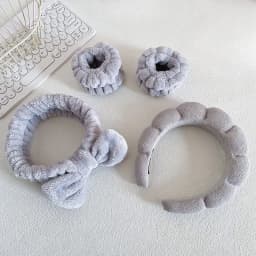 4pcs Fashionable Shampoo Set, Wrist Guards, Bun, Spa Foam Headwear, Facial Makeup, Shower, Skin Care Tools