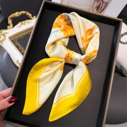2024 Luxury Floral Print 70cm Square Silk Scarf Women Designer Scarves Bandana Foulard Shawl Hijab Echarpe Hairband Tie Ribbon