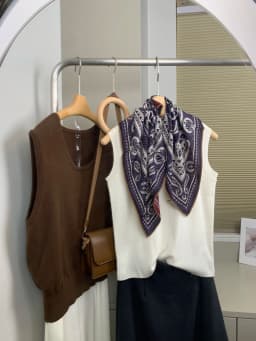 Retro Double-Sided Silk Wool Heart Nut Flower Large Square Scarf Multifunctional Winter Fashion Accessories for All Ages