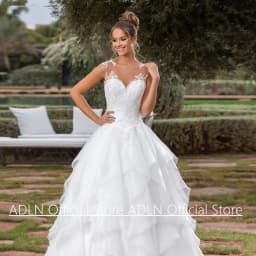 Ruffles Organza Wedding Dress Customized Cap Sleeve V Neck Applqiue Illusion Back Sweep Train A Line Bridal Gown for Bride