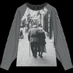 ELFSACK Fitted Graphic Long Sleeve Tee Women, Raglan Striped Sleeve All-Over Print T-Shirt, Retro Y2K Streetwear Top