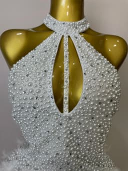 Luxury Glitter Feather Pearls Halter Backless Short White Party Dress Women Celebrate Birthday Outfit Performance Dance Costume