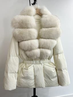 Lagabogy 2025 Large Real Fox Fur Winter Belt Waist-Tight Elegant Warm 90% White Duck Down Jacket Female V-neck Loose Puffer Coat