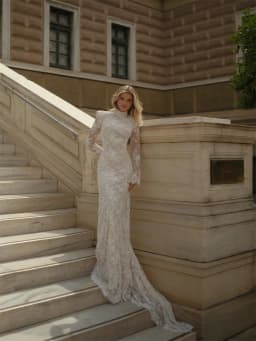 Kyoto Customized Off-white Lace Flower Boho Wedding Dress High Neck Long Sleeves vestidos de noche Modest Chapel Train Formal