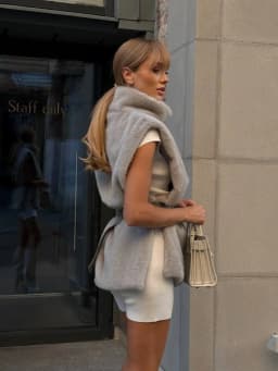 Casual Stand Collar Solid Fur Vest Women Chic Sleeveless Waist Cinching Lace Up Thick Top Fashion Lady New Business Commute Tops
